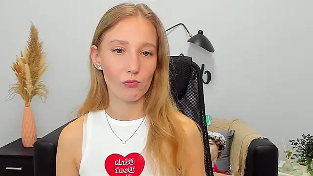 LolaWilsons online show from 02.03.25