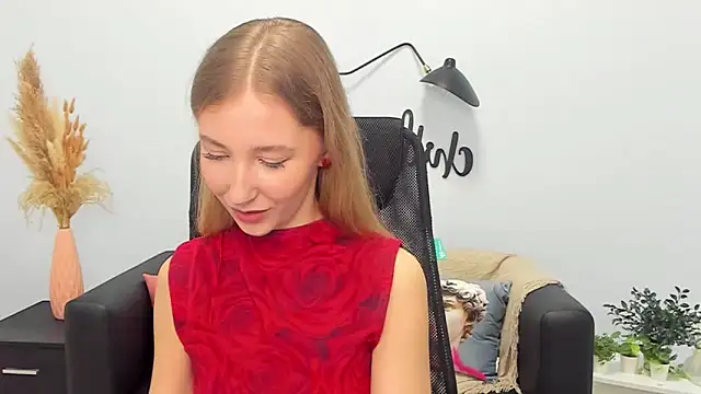 LolaWilsons online show from 02.24.25