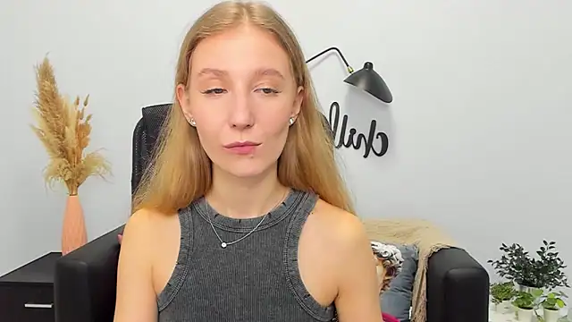 LolaWilsons online show from 03.10.25