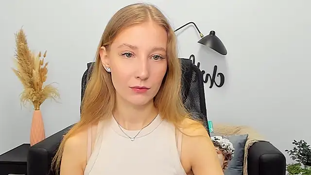 LolaWilsons online show from 03.18.25