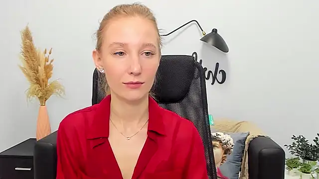 LolaWilsons online show from 03.20.25