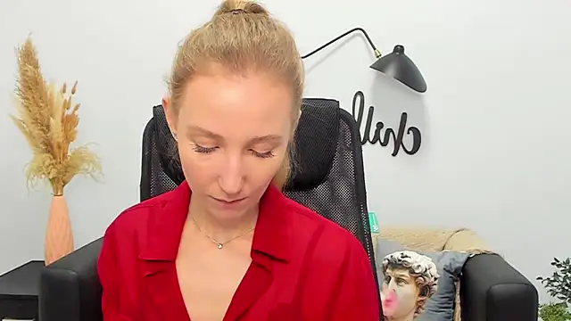 LolaWilsons online show from 03.20.25