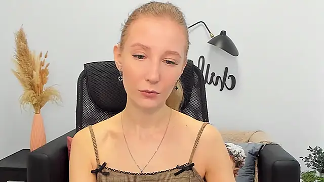 LolaWilsons online show from 03.21.25