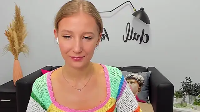 LolaWilsons online show from 11.03.25