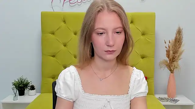 LolaWilsons online show from 05.02.26