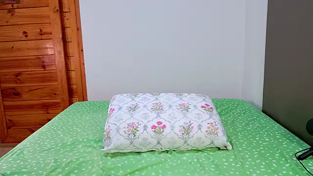 Cee chalynn online show from 01.03.25