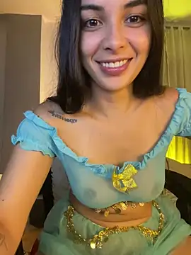 Snapshot of gabyaridi chatting on 12.23.24 gabyaridi online show from 12.23.24