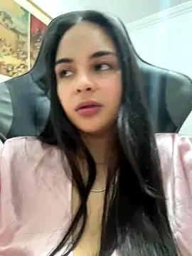 Snapshot of gabyaridi chatting on 12.22.25 gabyaridi online show from 12.22.25