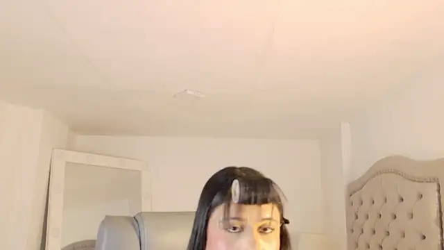 Snapshot of AshleyFerrer chatting on 05.02.26 AshleyFerrer online show from 05.02.26