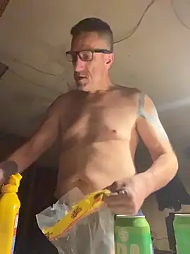 Snapshot of Manwhorxxlcock chatting on 10.20.25 Manwhorxxlcock online show from 10.20.25