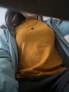 Snapshot of Tuongvy05 chatting on 12.29.24 Tuongvy05 online show from 12.29.24