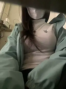 Snapshot of Tuongvy05 chatting on 01.01.25 Tuongvy05 online show from 01.01.25