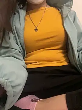 Snapshot of Tuongvy05 chatting on 01.16.25 Tuongvy05 online show from 01.16.25