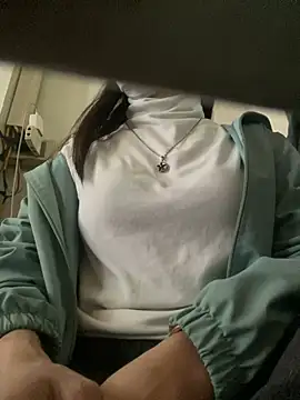 Snapshot of Tuongvy05 chatting on 01.18.25 Tuongvy05 online show from 01.18.25