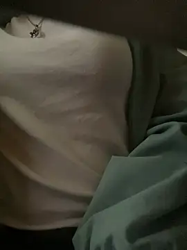 Snapshot of Tuongvy05 chatting on 01.20.25 Tuongvy05 online show from 01.20.25