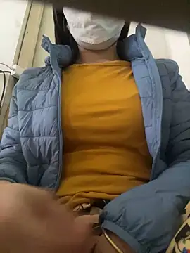 Snapshot of Tuongvy05 chatting on 02.27.25 Tuongvy05 online show from 02.27.25