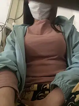 Snapshot of Tuongvy05 chatting on 03.08.25 Tuongvy05 online show from 03.08.25