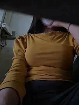 Snapshot of Tuongvy05 chatting on 03.22.25 Tuongvy05 online show from 03.22.25