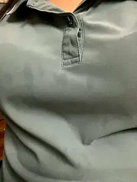 Snapshot of Tuongvy05 chatting on 10.16.25 Tuongvy05 online show from 10.16.25