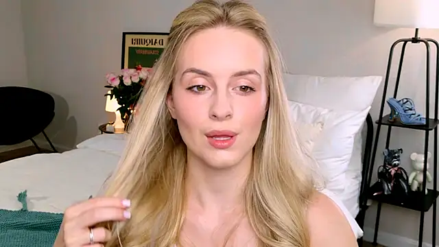 RozzitaBedberry online show from 09.24.25