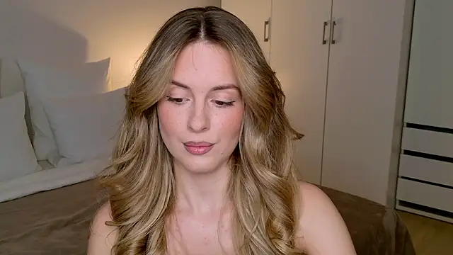 Snapshot of RozzitaBedberry chatting on 01.18.26 RozzitaBedberry online show from 01.18.26