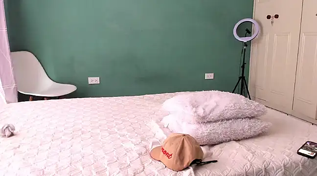 Snapshot of Chandler_ken chatting on 02.10.25 Chandler ken online show from 02.10.25