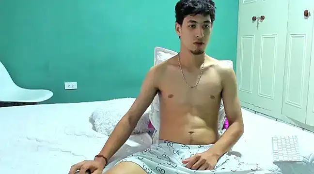 Snapshot of Chandler_ken chatting on 02.26.25 Chandler ken online show from 02.26.25