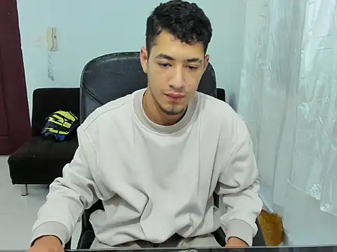 Snapshot of Chandler_ken chatting on 09.29.25 Chandler ken online show from 09.29.25