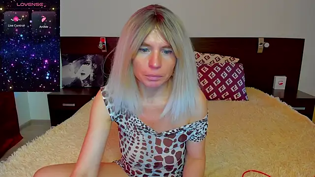 Snapshot of Hanna_Becrett17 chatting on 03.07.25 Hanna Becrett17 online show from 03.07.25