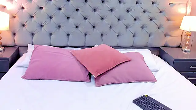 SamantaG online show from 03.13.25