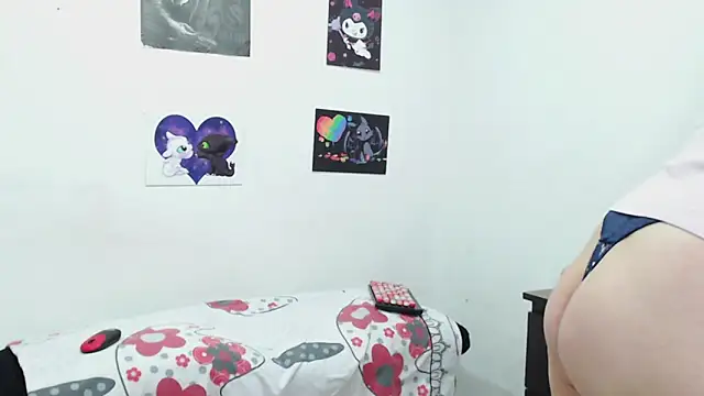 Snapshot of SamanthaSwan chatting on 11.28.25 SamanthaSwan online show from 11.28.25