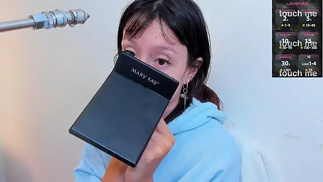 lizzy davis 1 online show from 10.27.25