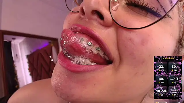 Haelycute online show from 10.08.25