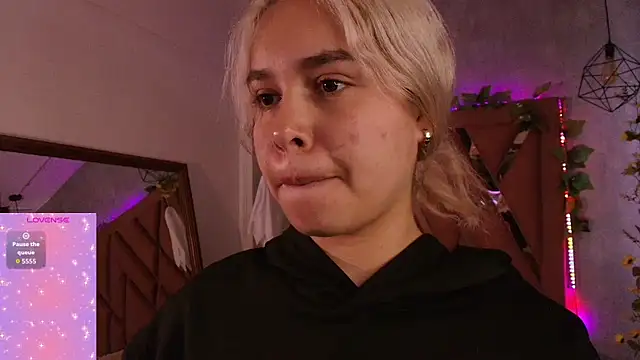 Haelycute online show from 10.29.25