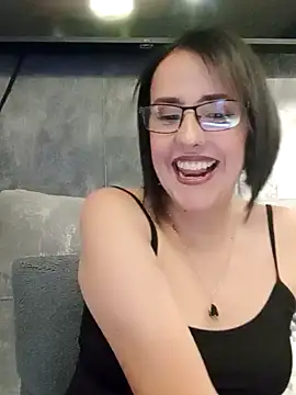 Snapshot of IsisBlake chatting on 02.08.25 IsisBlake online show from 02.08.25