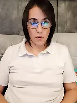 Snapshot of IsisBlake chatting on 02.19.25 IsisBlake online show from 02.19.25