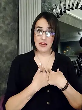 Snapshot of IsisBlake chatting on 02.19.25 IsisBlake online show from 02.19.25