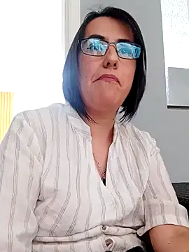 Snapshot of IsisBlake chatting on 02.21.25 IsisBlake online show from 02.21.25