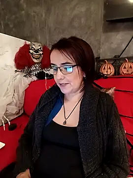 Snapshot of IsisBlake chatting on 10.05.25 IsisBlake online show from 10.05.25