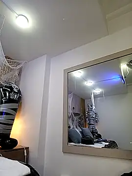 Snapshot of IsisBlake chatting on 10.31.25 IsisBlake online show from 10.31.25