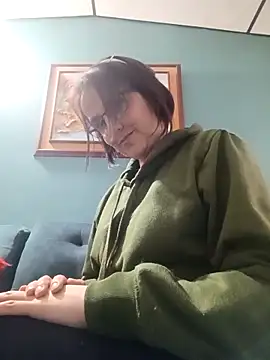 Snapshot of IsisBlake chatting on 11.04.25 IsisBlake online show from 11.04.25