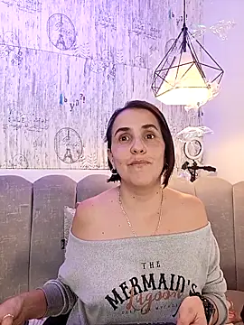 Snapshot of IsisBlake chatting on 11.24.25 IsisBlake online show from 11.24.25