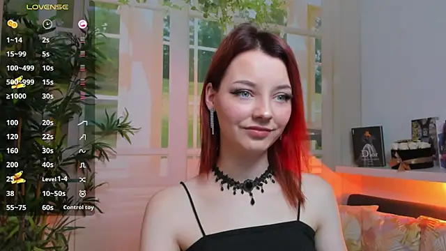 pretty little thing online show from 02.12.25