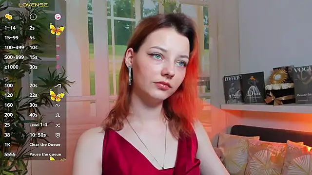 pretty little thing online show from 03.03.25