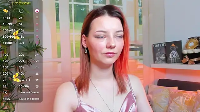 pretty little thing online show from 03.05.25