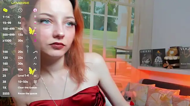 pretty little thing online show from 03.14.25