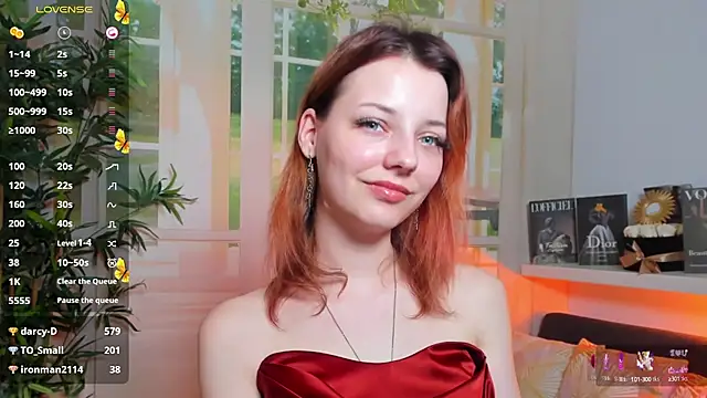 pretty little thing online show from 03.15.25