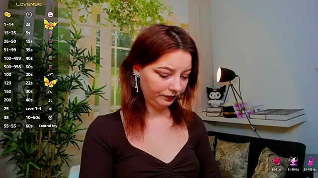 pretty little thing online show from 12.15.25