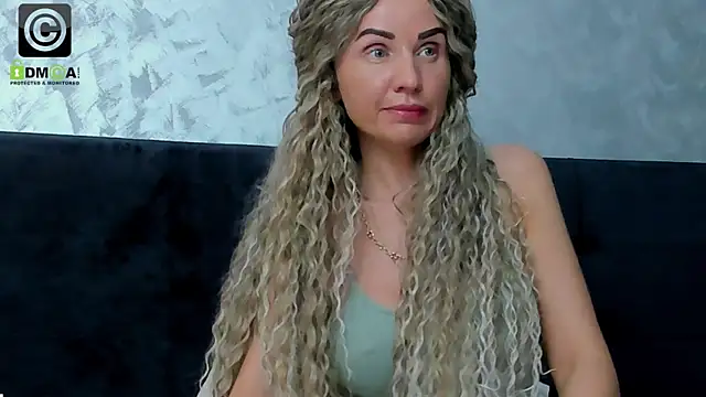 Snapshot of 3lla_Rose chatting on 09.20.25 3lla Rose online show from 09.20.25