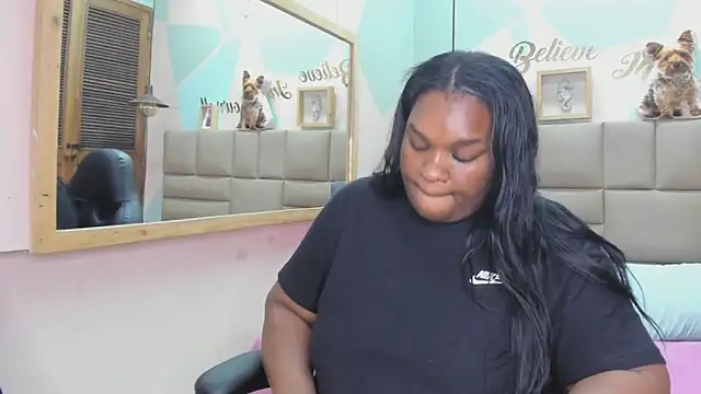 Snapshot of lilybaudyn_ chatting on 02.23.25 lilybaudyn online show from 02.23.25